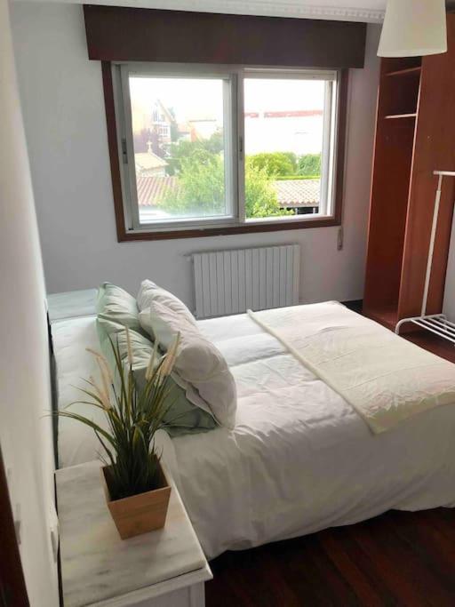 Vivienda Amplia Y Luminosa A Escasos Metros De La Playa De Cangas. Esterno foto