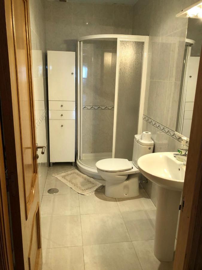 Vivienda Amplia Y Luminosa A Escasos Metros De La Playa De Cangas. Esterno foto